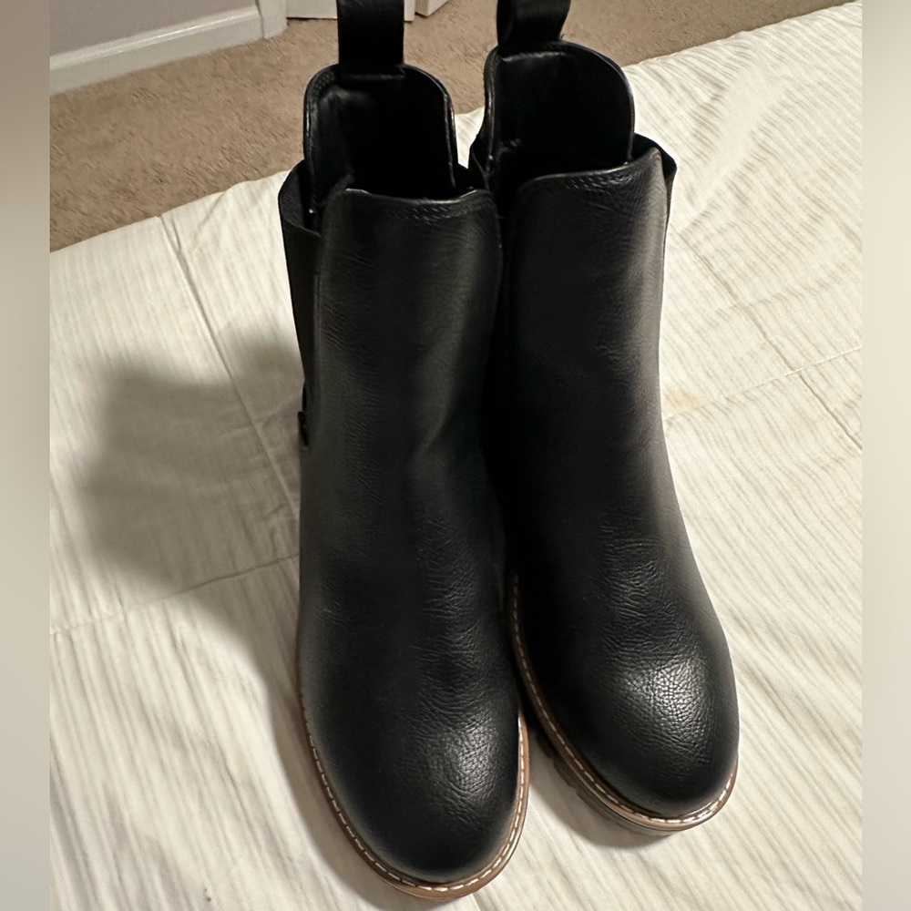 Kensie Khai ankle black boots